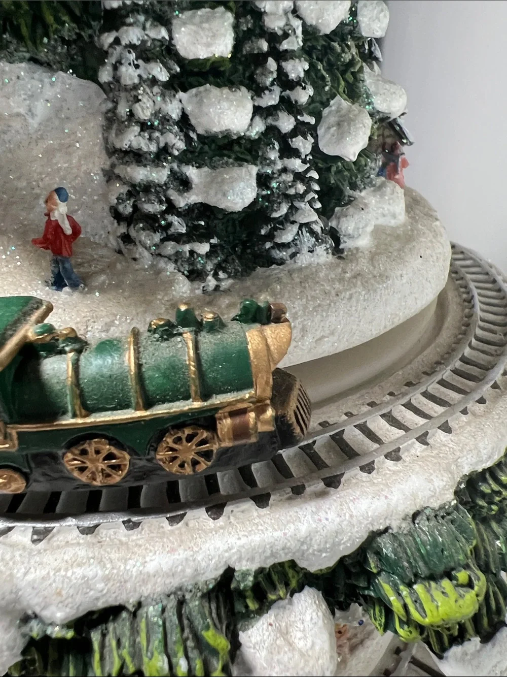 Hawthorne Village Thomas Kinkade Wonderland Express Christmas Tree - Train Music